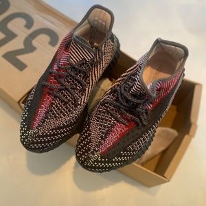 Yeezy sneaker size 9 men